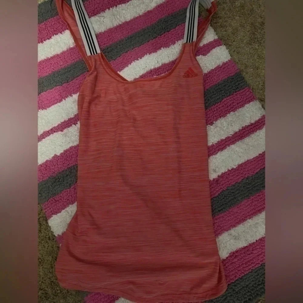 Brand new women’s Reebok top - medium